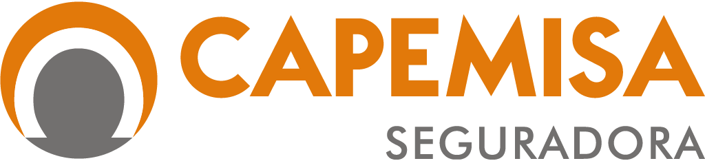 Logotipo com um símbolo circular composto por um semicírculo laranja envolvendo um círculo cinza e uma faixa branca. Abaixo, o nome “CAPEMISA” em letras maiúsculas laranja e, logo abaixo, a palavra “SEGURADORA” em cinza.